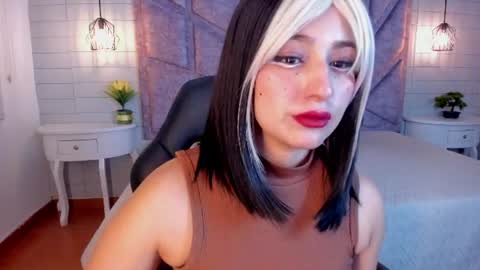 Snapshot of maya_rivers chatting on 06/17/26, 04:04 Maya online show from 06/17/26, 04:04