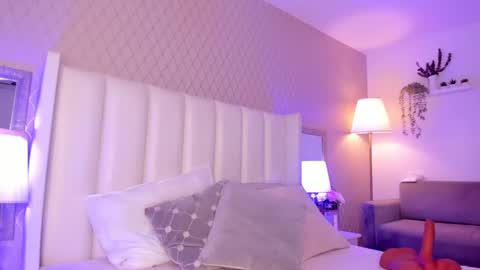 Maya online show from 01/31/25, 04:25