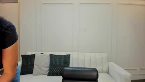 M A Y A    H O F F M A N online show from 02/09/26, 11:14