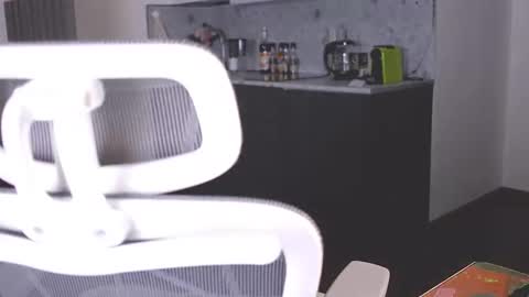 Snapshot of mayaik chatting on 10/23/25, 04:50 mayaik online show from 10/23/25, 04:50