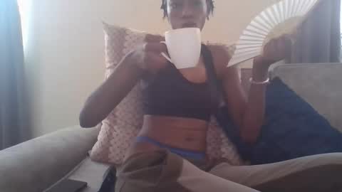 Snapshot of mayan001 chatting on 09/18/25, 11:56 mayan online show from 09/18/25, 11:56