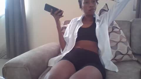 Snapshot of mayan001 chatting on 09/20/25, 12:17 mayan online show from 09/20/25, 12:17