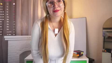 Snapshot of maybellebyone chatting on 04/26/26, 05:54 Milina online show from 04/26/26, 05:54