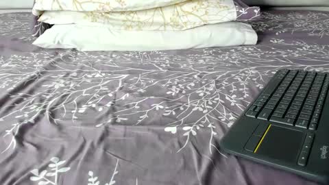 Snapshot of maybelline_666 chatting on 09/19/25, 08:42 Maybelline69 online show from 09/19/25, 08:42