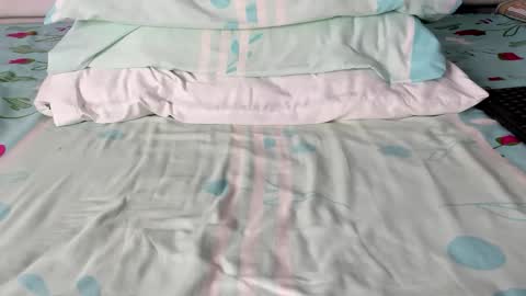 Snapshot of maybelline_666 chatting on 12/16/25, 10:26 Maybelline69 online show from 12/16/25, 10:26