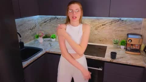 Mia online show from 02/12/25, 04:11