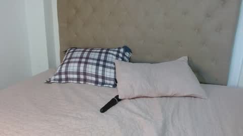 MAYA online show from 10/08/25, 09:34