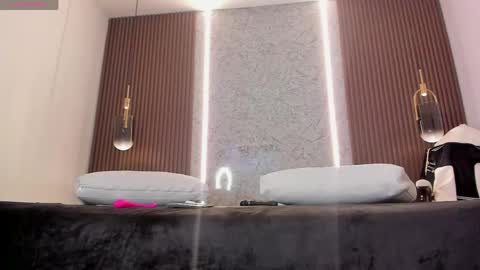 Maye Wells online show from 04/08/26, 07:47