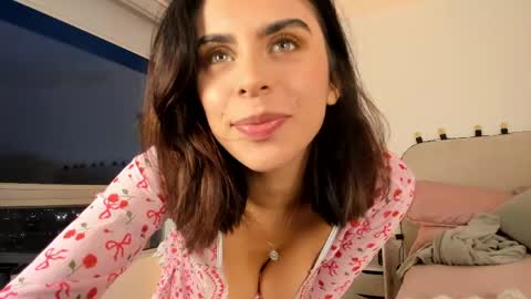 Snapshot of mayli_xx chatting on 06/06/26, 11:20 ALIS online show from 06/06/26, 11:20