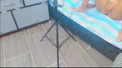 Snapshot of maylin_floresita chatting on 11/28/25, 12:57 maylin florez online show from 11/28/25, 12:57