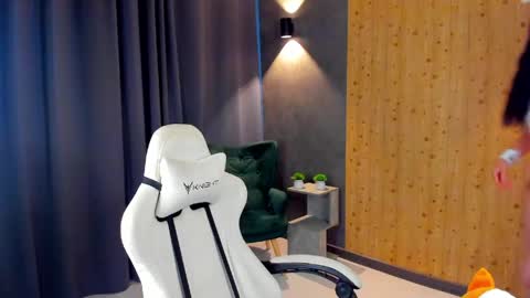 May online show from 04/10/26, 05:34