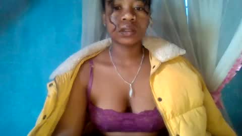 Snapshot of mayrah5 chatting on 06/24/26, 06:12 mayrah online show from 06/24/26, 06:12