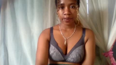 Snapshot of mayrah5 chatting on 07/11/26, 06:27 mayrah online show from 07/11/26, 06:27