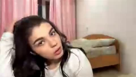 Snapshot of maziebathrick chatting on 12/17/25, 02:23 Adel online show from 12/17/25, 02:23