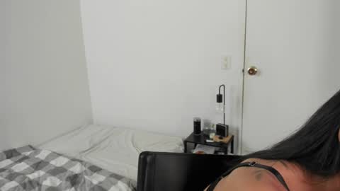mazikeen_18 online show from 04/23/26, 01:13