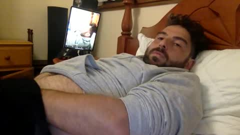 Snapshot of mazl0w chatting on 12/14/25, 03:17 mazl0w online show from 12/14/25, 03:17