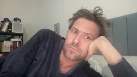 Snapshot of mbnc chatting on 12/23/24, 09:29 lol online show from 12/23/24, 09:29