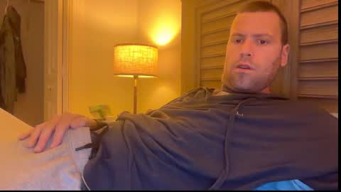 Snapshot of mbnc chatting on 11/27/25, 03:14 lol online show from 11/27/25, 03:14