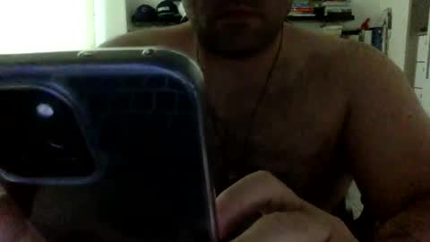 Snapshot of mbotve chatting on 10/31/25, 09:05 VzlaMan online show from 10/31/25, 09:05