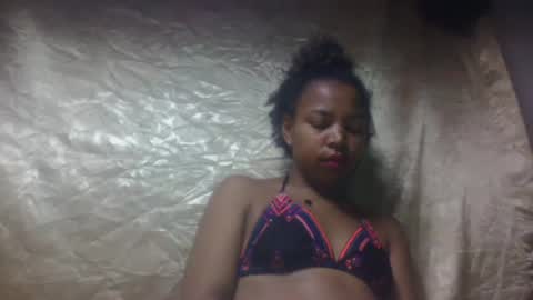 Snapshot of mbotyfeliciaa chatting on 11/21/25, 04:33 mbotyfeliciaa online show from 11/21/25, 04:33