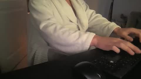 mbryni online show from 11/27/25, 11:01