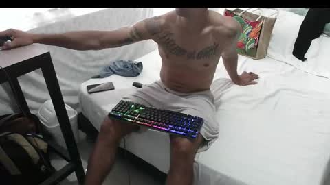 Snapshot of mckanna chatting on 02/18/26, 04:03 mckanna online show from 02/18/26, 04:03