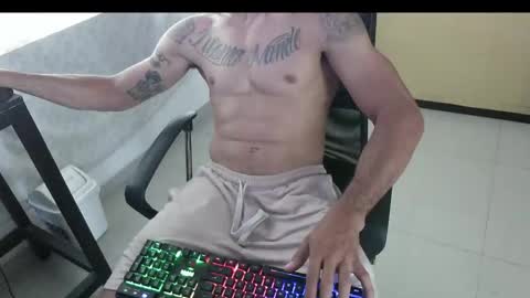 Snapshot of mckanna chatting on 02/26/26, 03:33 mckanna online show from 02/26/26, 03:33