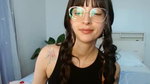 Mckayla online show from 04/13/26, 04:23