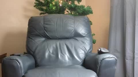 Snapshot of mckhero chatting on 11/19/25, 12:27 Sean online show from 11/19/25, 12:27