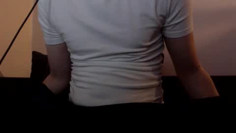 Snapshot of mcmike_es chatting on 01/02/25, 01:51 Mike online show from 01/02/25, 01:51