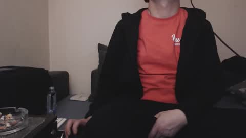 Snapshot of mcmike_es chatting on 11/03/25, 07:59 Mike online show from 11/03/25, 07:59