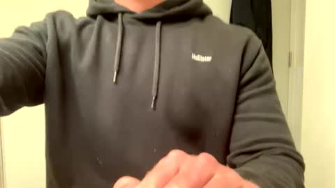 Snapshot of mcr8080 chatting on 12/29/24, 12:01 mcr8080 online show from 12/29/24, 12:01