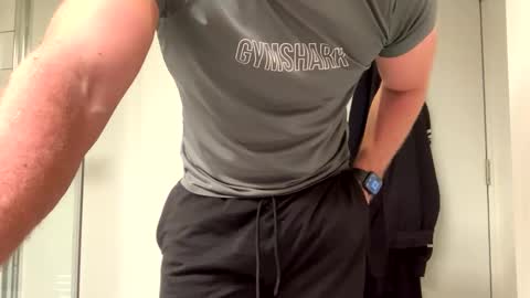 Snapshot of mcr8080 chatting on 02/26/25, 05:17 mcr8080 online show from 02/26/25, 05:17