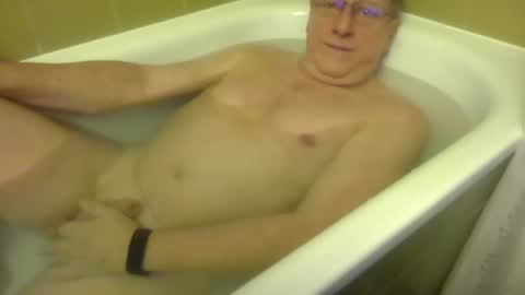 mcswis6 online show from 12/05/24, 05:28