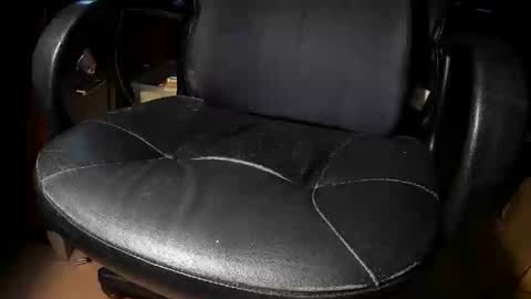 mcwire4 online show from 10/22/25, 01:33