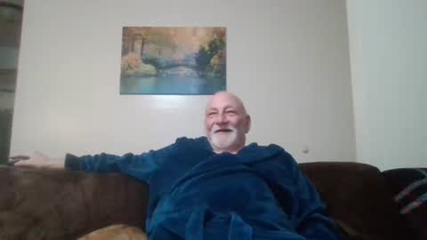 Snapshot of mdane99 chatting on 12/27/24, 02:25 mdane99 online show from 12/27/24, 02:25