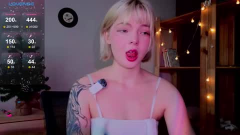 me1inmonro online show from 12/17/25, 05:24