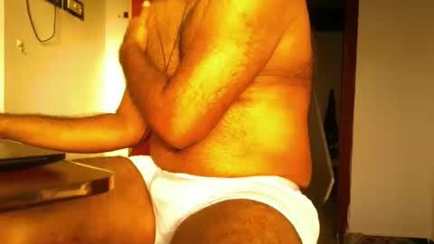 me_hai12 online show from 01/13/26, 11:48