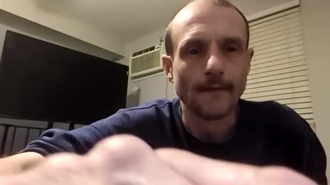 Snapshot of meanfinger chatting on 02/15/26, 03:47 Jizzy online show from 02/15/26, 03:47