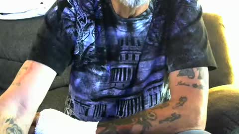 Snapshot of meathome3 chatting on 12/27/24, 02:12 me at home online show from 12/27/24, 02:12