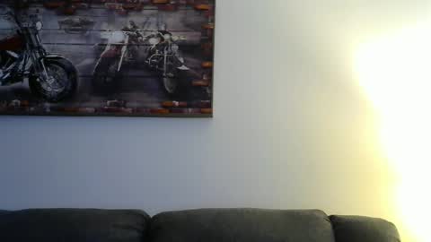 Snapshot of meathome3 chatting on 01/15/25, 01:52 me at home online show from 01/15/25, 01:52