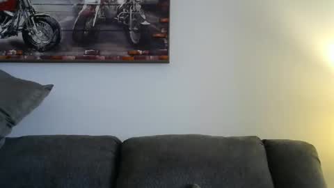 me at home online show from 01/22/25, 04:33