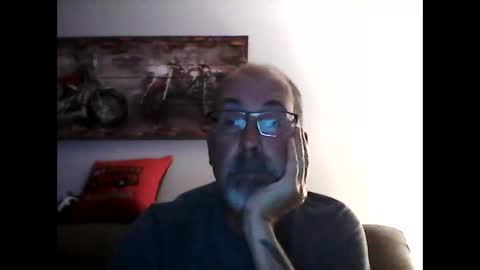Snapshot of meathome3 chatting on 09/12/25, 01:38 me at home online show from 09/12/25, 01:38