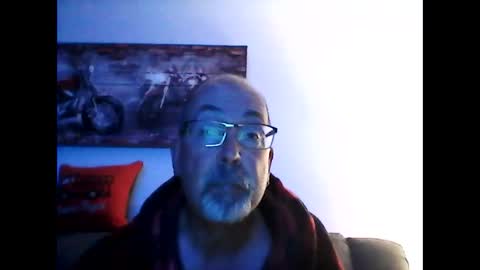 Snapshot of meathome3 chatting on 10/17/25, 09:56 me at home online show from 10/17/25, 09:56