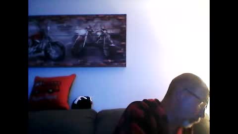 Snapshot of meathome3 chatting on 10/21/25, 10:05 me at home online show from 10/21/25, 10:05