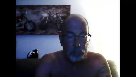 Snapshot of meathome3 chatting on 11/07/25, 05:18 me at home online show from 11/07/25, 05:18