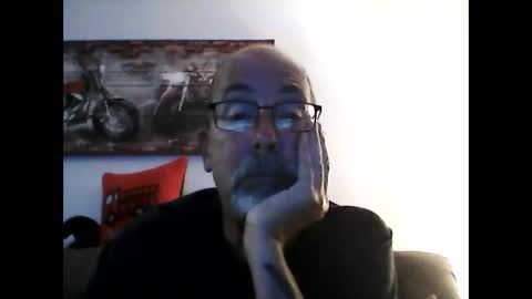 Snapshot of meathome3 chatting on 11/10/25, 03:38 me at home online show from 11/10/25, 03:38