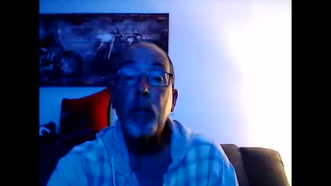 Snapshot of meathome3 chatting on 11/15/25, 05:16 me at home online show from 11/15/25, 05:16