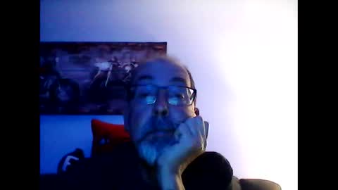 Snapshot of meathome3 chatting on 12/20/25, 02:29 me at home online show from 12/20/25, 02:29