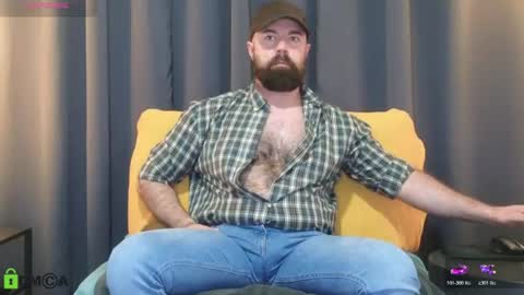 Snapshot of meaty_roll chatting on 07/21/26, 01:41 Meaty Roll online show from 07/21/26, 01:41